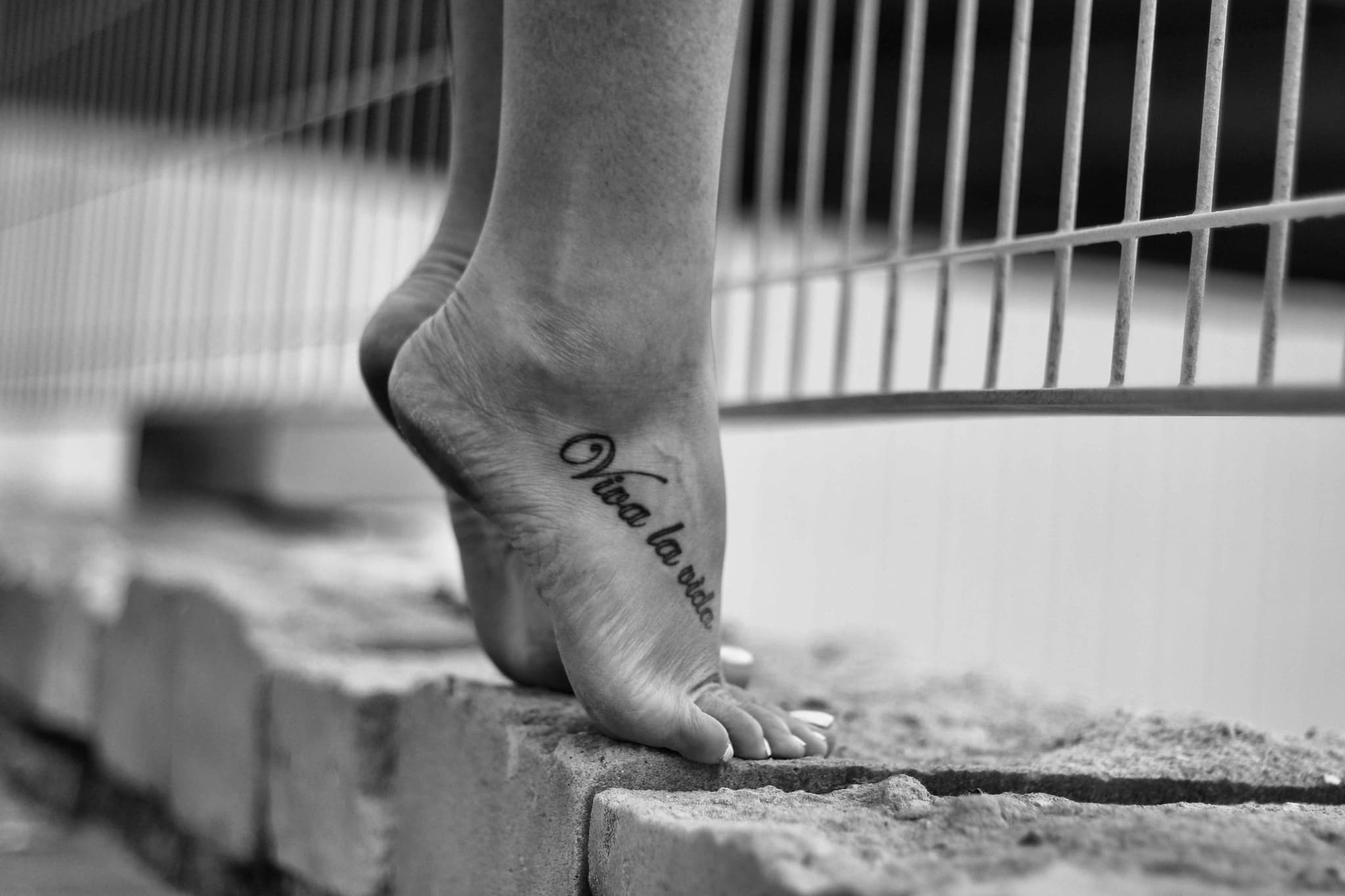 Texture of skin under harsh sunlight