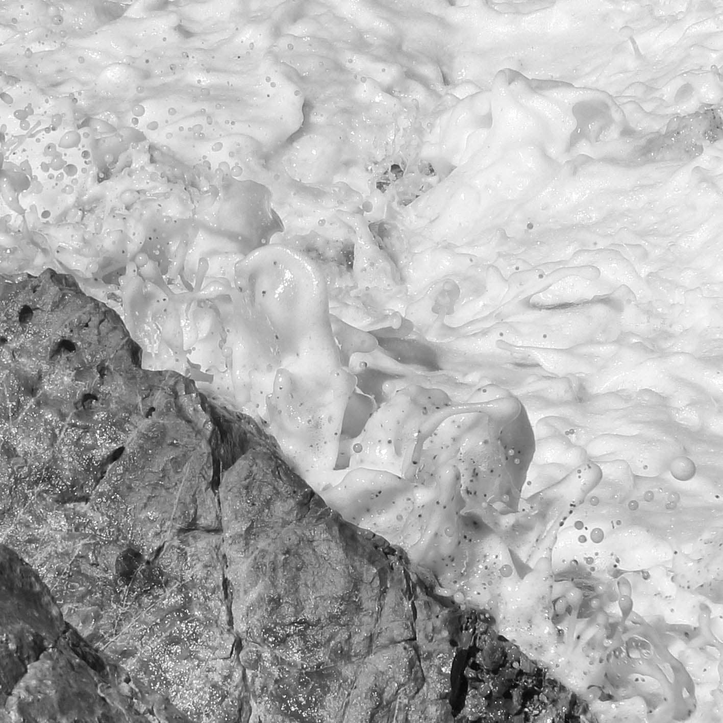 Infinite blue horizon